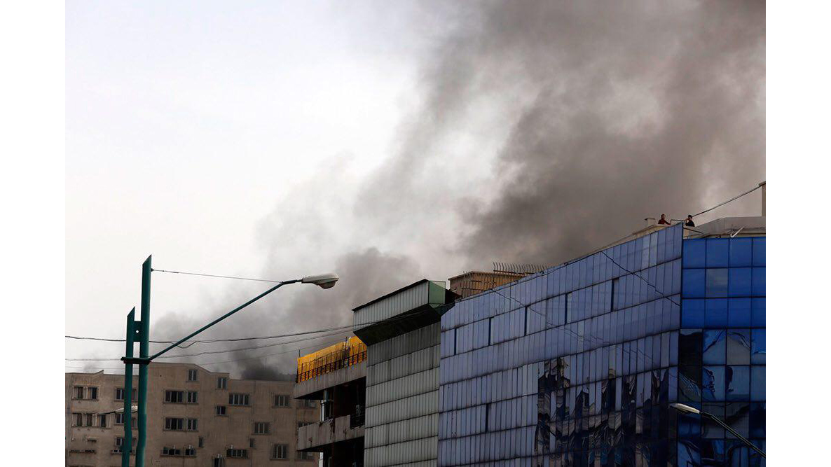 رکنا: آتش سوزی ساختمان مهستان میدان انقلاب
