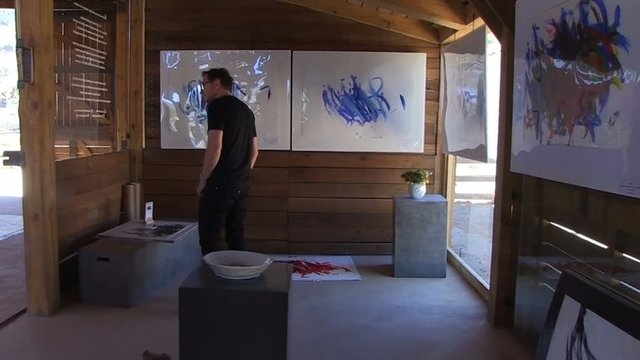 خوکی که نقاشی می کند