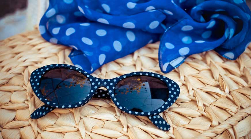 blue-polka-sunglasses-shawl-style
