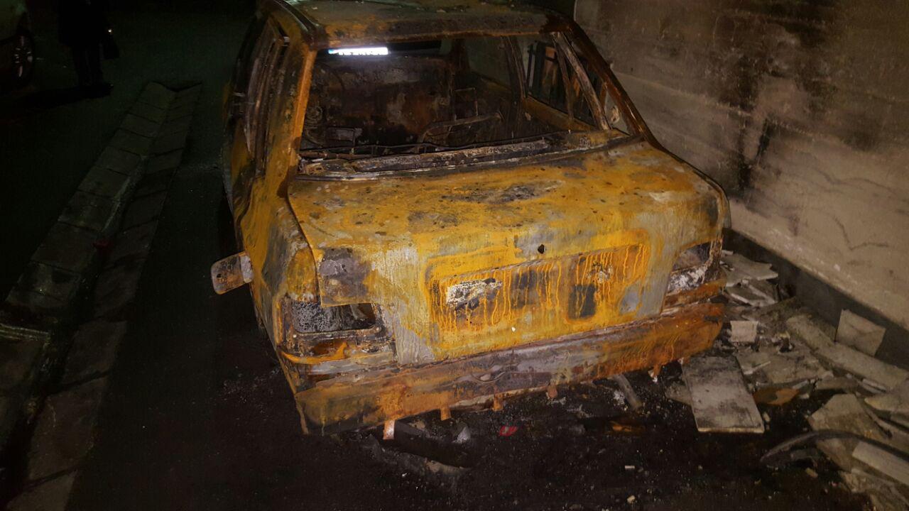 آتش زدن ماشین پراید در خیابان آذربایجان