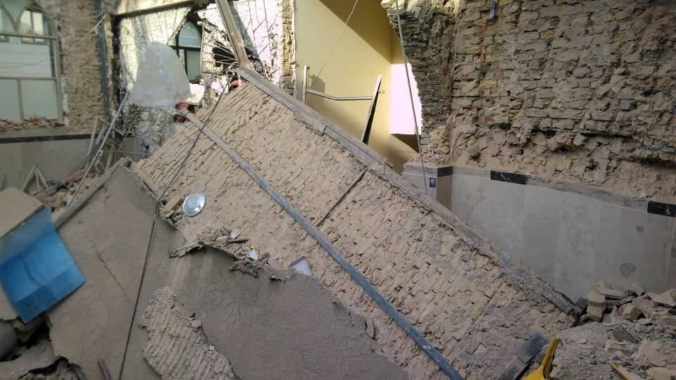 ریزش یک ساختمان در افسریه تهران