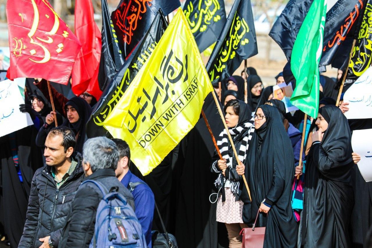 مراسم بزرگداشت شهدای دانشگاهی حادثه هواپیمای اوکراینی در دانشگاه صنعتي اصفهان