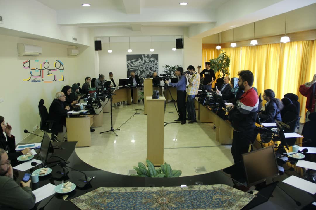 ابراهیم حقیقی در آئین رونمایی از پوستر هفته بزرگداشت تئاتر
