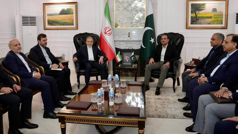 دیدار و گفتگوی سید عباس عراقچی وزیر امور خارجه با فیلد مارشال عاصم منیر فرمانده ارتش پاکستان در اسلام آباد