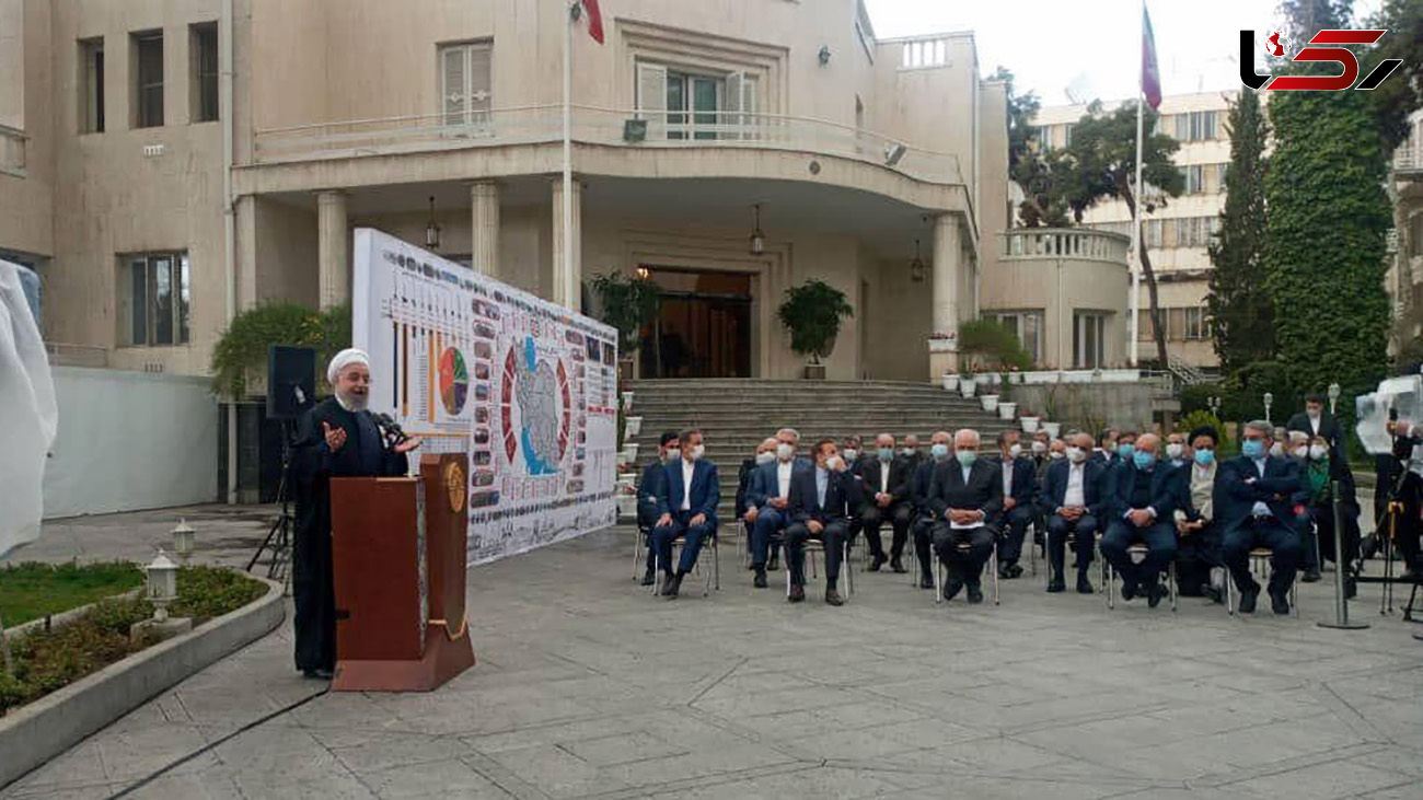 روحانی:سنگ‌اندازی در مسیر رفع تحریم، خیانت است/ برخی دست از تخریب بردارند