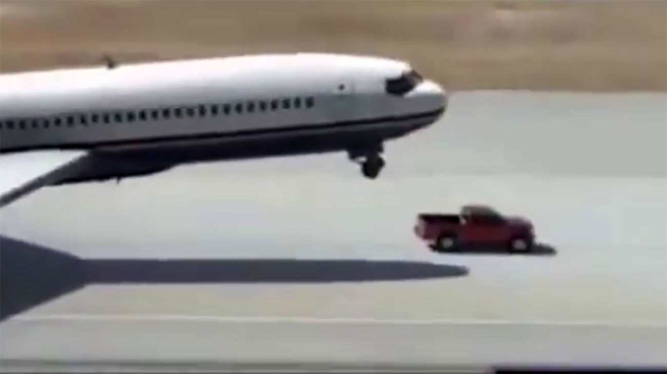 فیلم باورنکردنی / فداکاری راننده وانت نیسان در نجات 150 مسافر یک هواپیما