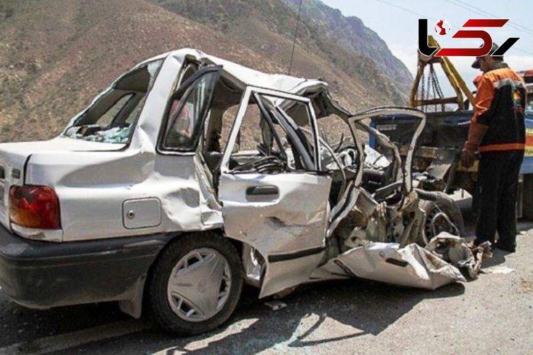 مرگ دردناك 4 تن در برخورد تريلي با گاردريل / آزادراه كاشان مسدود شد + عكس